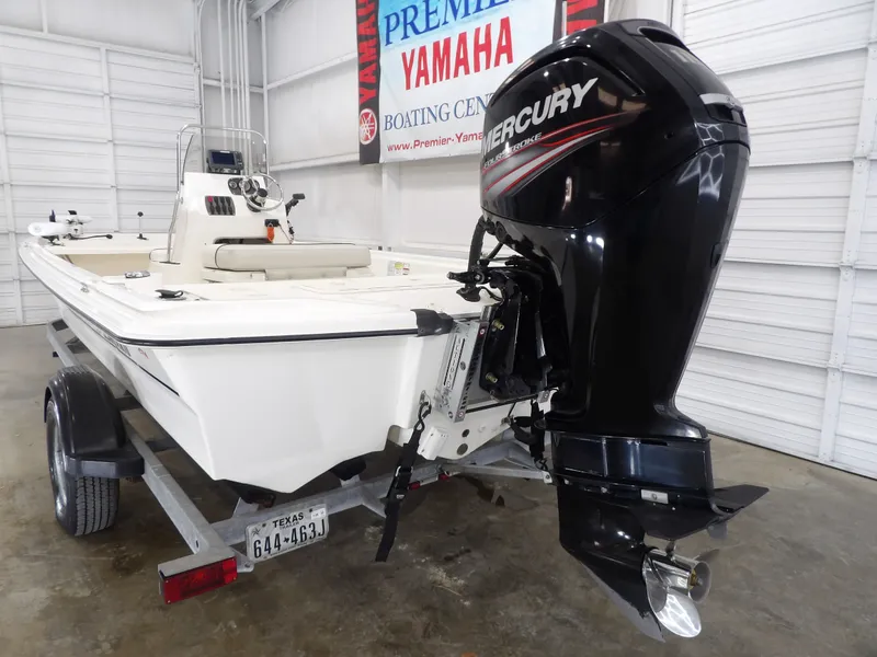 Slide: The Image of Mako 19 Pro Skiff 2017 - 6