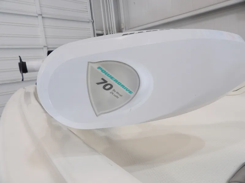 Slide: The Image of Mako 19 Pro Skiff 2017 - 8