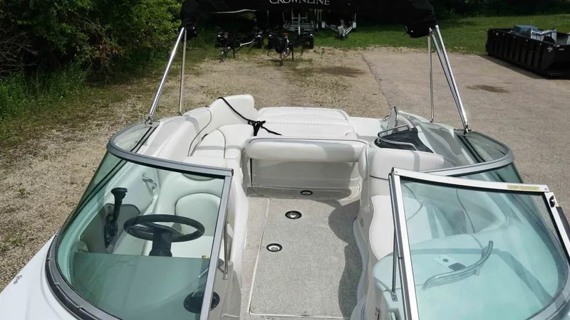 Slide: The Image of Crownline Boats 260 EX 2005 - 14