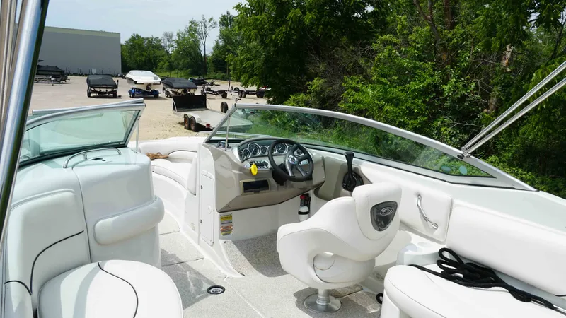 Slide: The Image of Crownline Boats 260 EX 2005 - 17