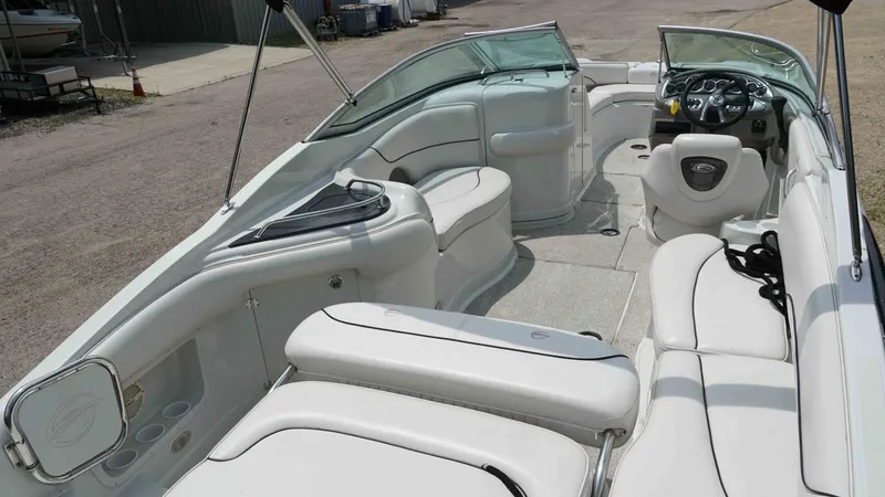 Slide: The Image of Crownline Boats 260 EX 2005 - 6