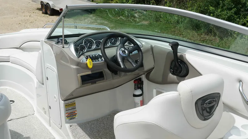 Slide: The Image of Crownline Boats 260 EX 2005 - 9