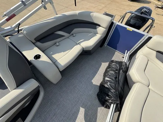 Slide: The Image of Barletta Cabrio C20QC 2023 - 14