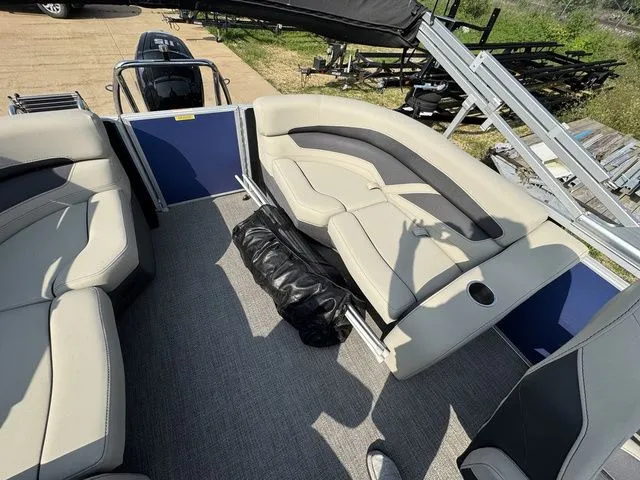 Slide: The Image of Barletta Cabrio C20QC 2023 - 15