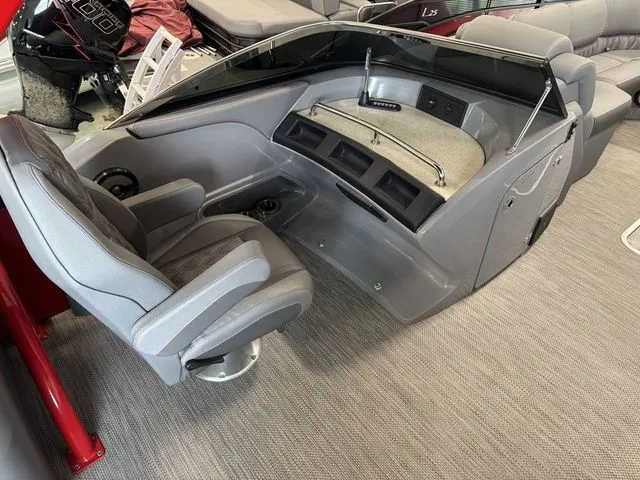 Slide: The Image of Bennington 30 QXFBWA X2 2021 - 15