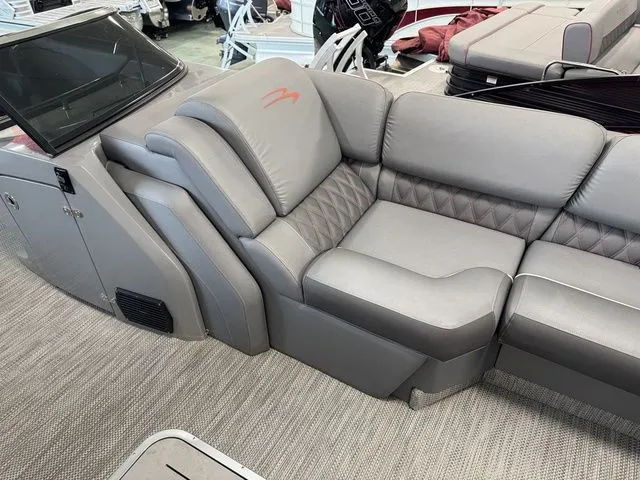 Slide: The Image of Bennington 30 QXFBWA X2 2021 - 17