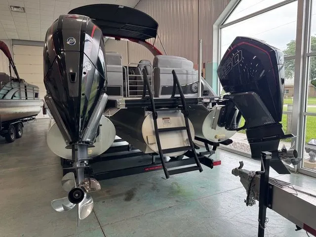 Slide: The Image of Bennington 30 QXFBWA X2 2021 - 5