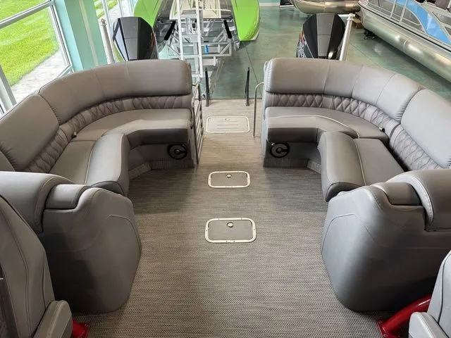 Slide: The Image of Bennington 30 QXFBWA X2 2021 - 6