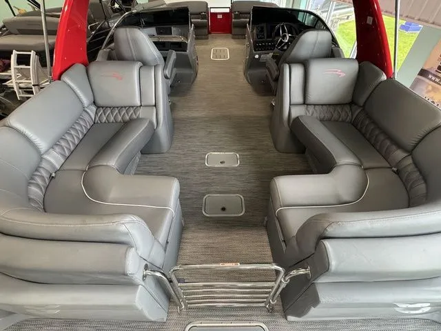 Slide: The Image of Bennington 30 QXFBWA X2 2021 - 8