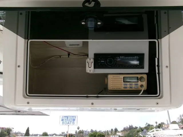 Slide: The Image of Seaswirl 2301 Striper 2004 - 13