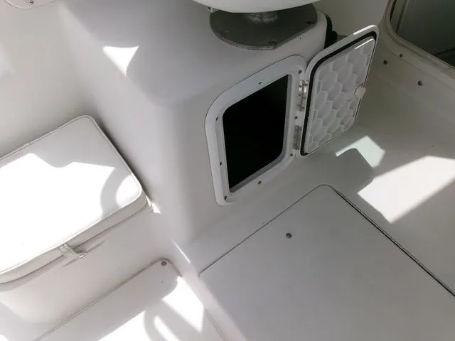 Slide: The Image of Seaswirl 2301 Striper 2004 - 20