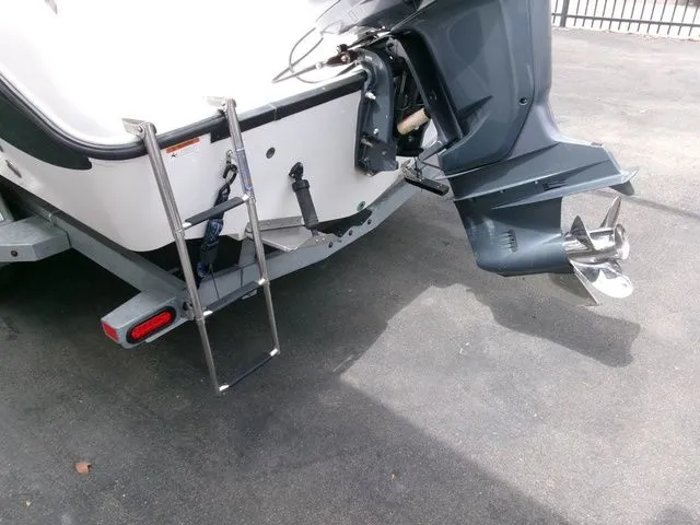 Slide: The Image of Seaswirl 2301 Striper 2004 - 28