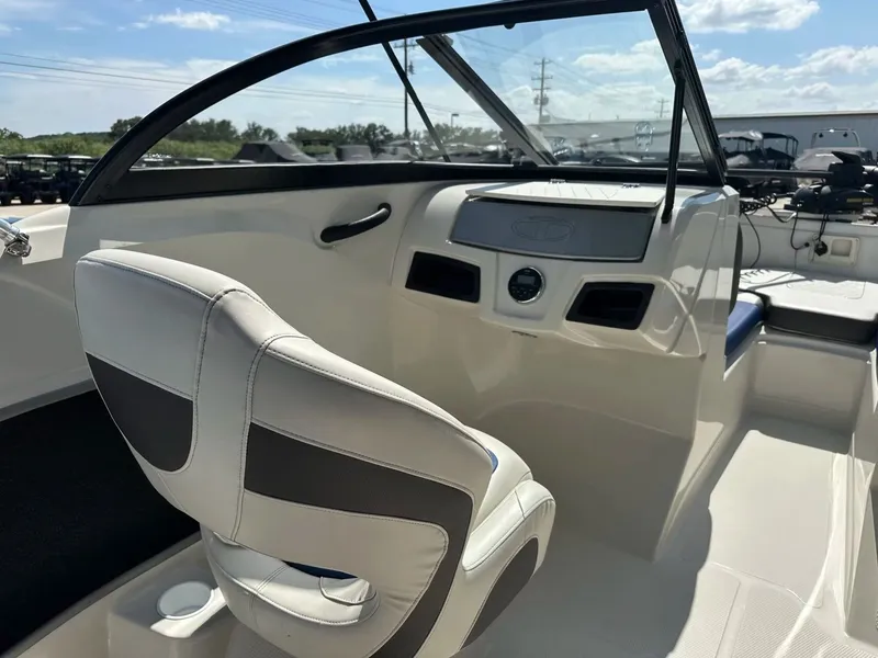 Slide: The Image of Tahoe 400TF 2016 - 27