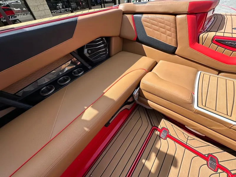 Slide: The Image of Nautique G25 2022 - 11