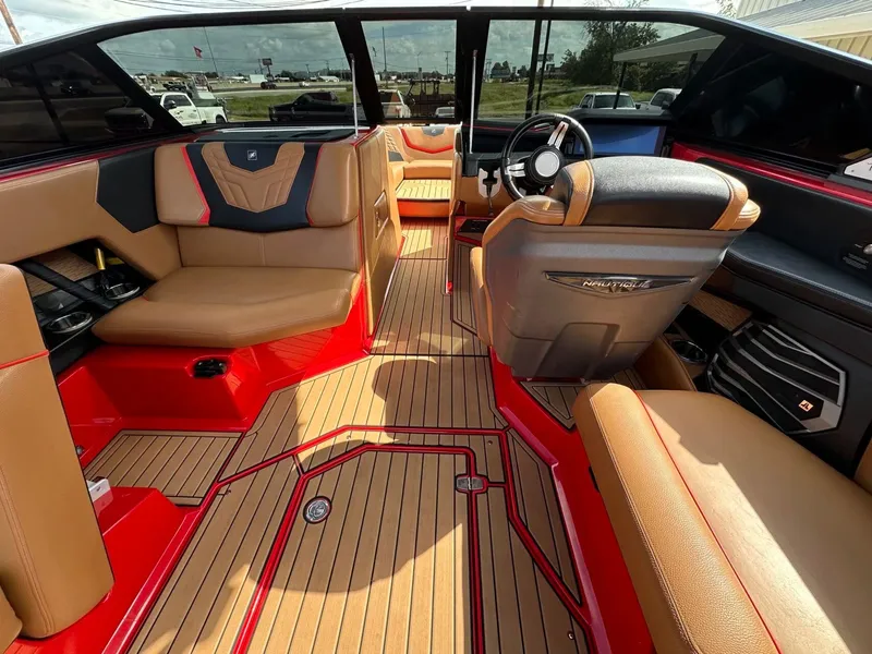 Slide: The Image of Nautique G25 2022 - 16