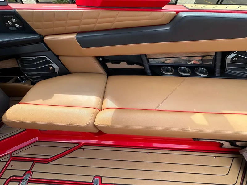 Slide: The Image of Nautique G25 2022 - 18