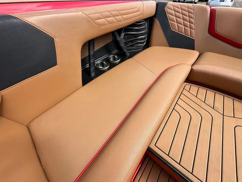 Slide: The Image of Nautique G25 2022 - 21