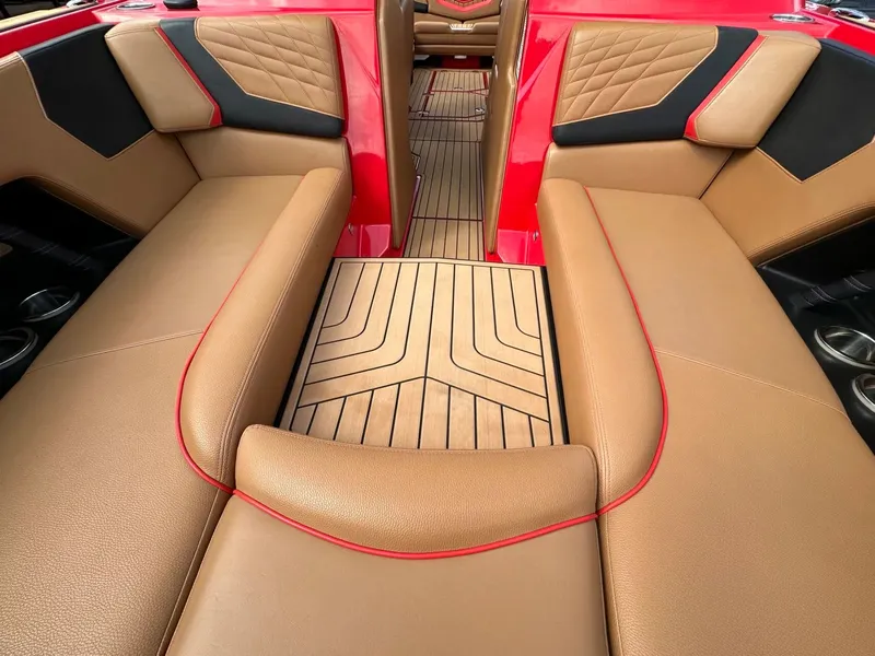 Slide: The Image of Nautique G25 2022 - 25