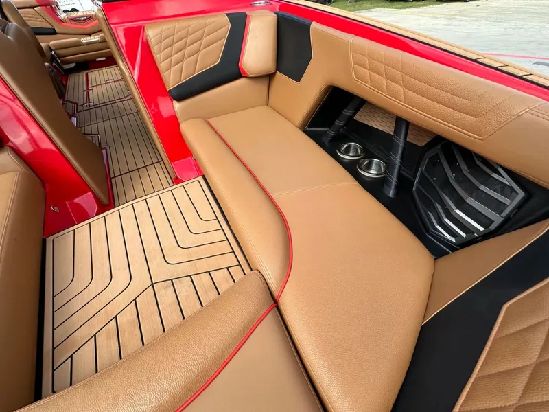 Slide: The Image of Nautique G25 2022 - 26