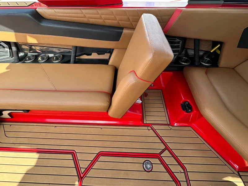 Slide: The Image of Nautique G25 2022 - 35