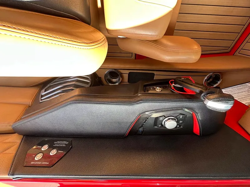 Slide: The Image of Nautique G25 2022 - 37