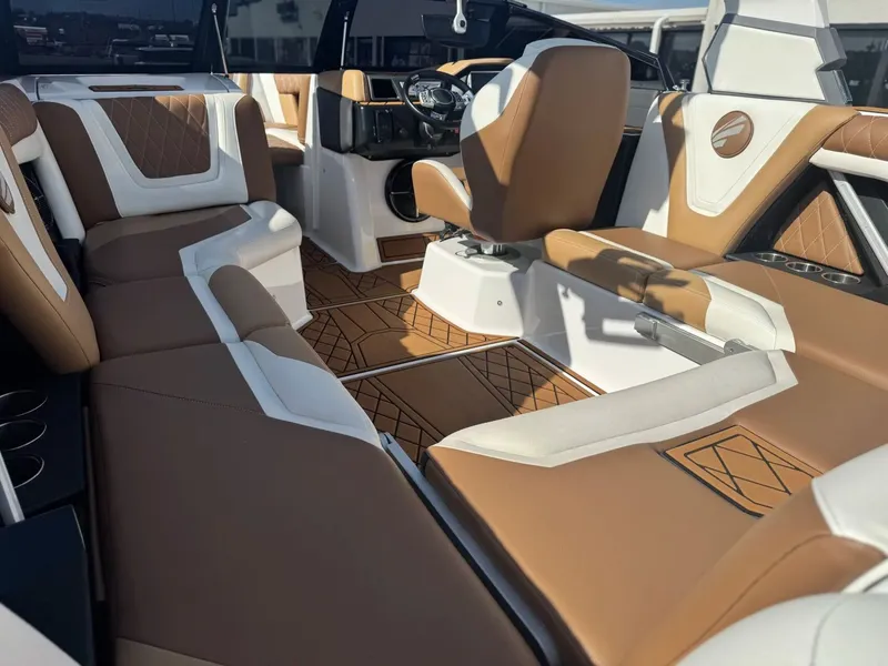 Slide: The Image of Tigé 23ZX 2021 - 11