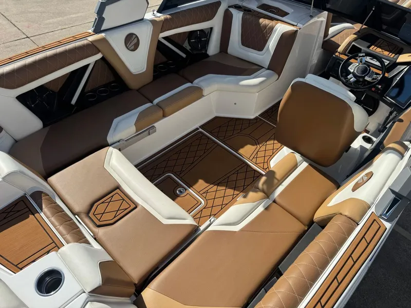 Slide: The Image of Tigé 23ZX 2021 - 13