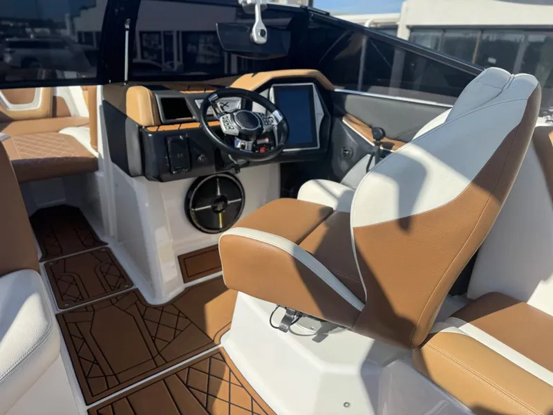 Slide: The Image of Tigé 23ZX 2021 - 15