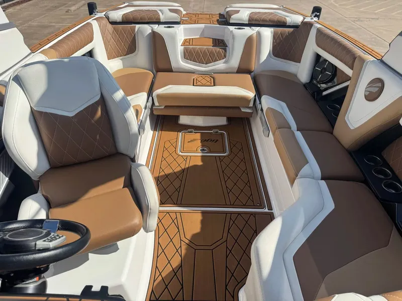 Slide: The Image of Tigé 23ZX 2021 - 20