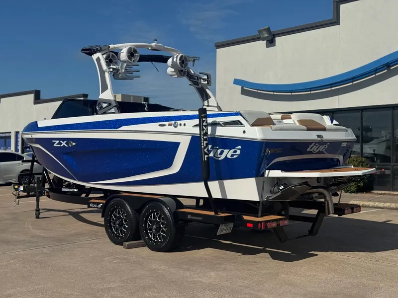 Slide: The Image of Tigé 23ZX 2021 - 3