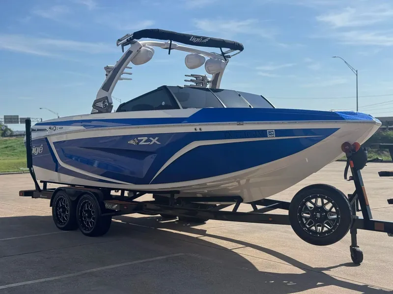 Slide: The Image of Tigé 23ZX 2021 - 6