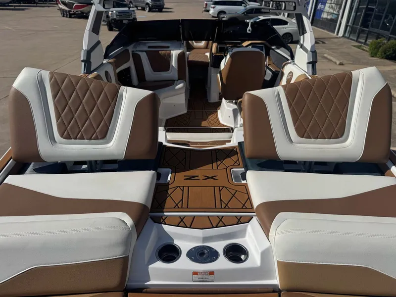 Slide: The Image of Tigé 23ZX 2021 - 7