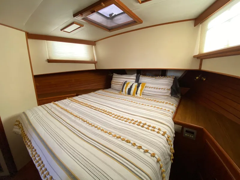 Slide: The Image of Grand Banks 46 Europa 1992 - 51