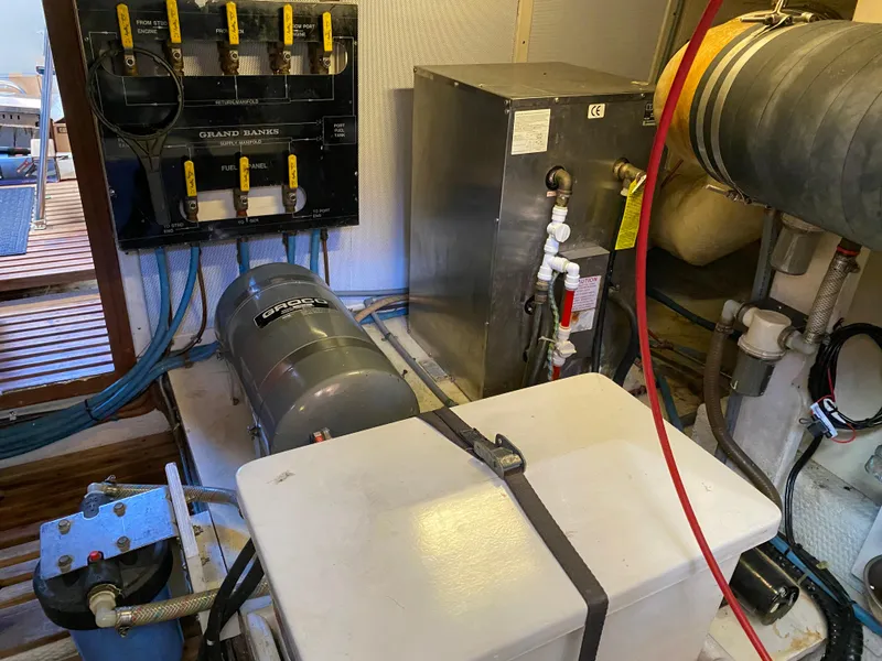 Slide: The Image of Grand Banks 46 Europa 1992 - 61