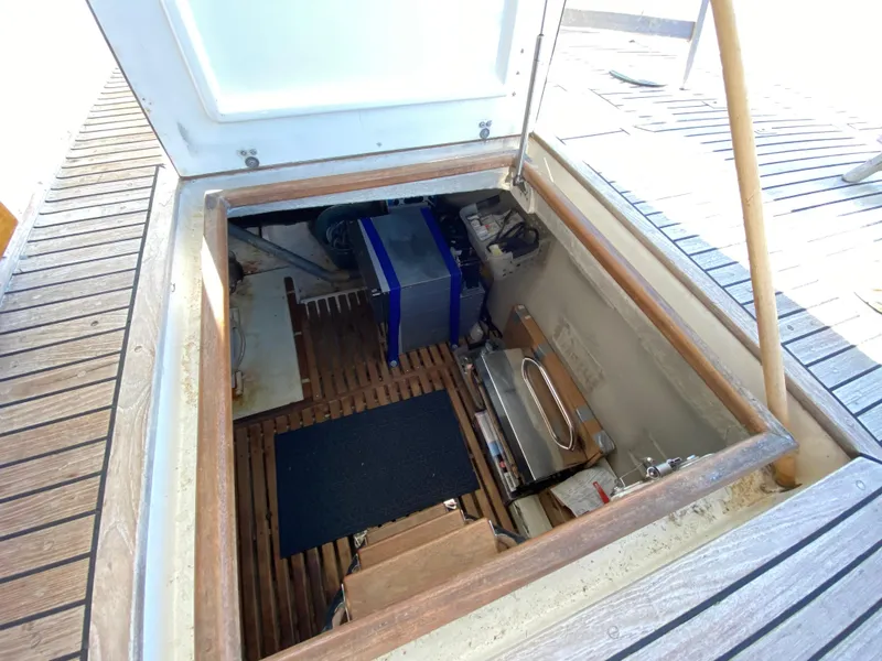 Slide: The Image of Grand Banks 46 Europa 1992 - 68