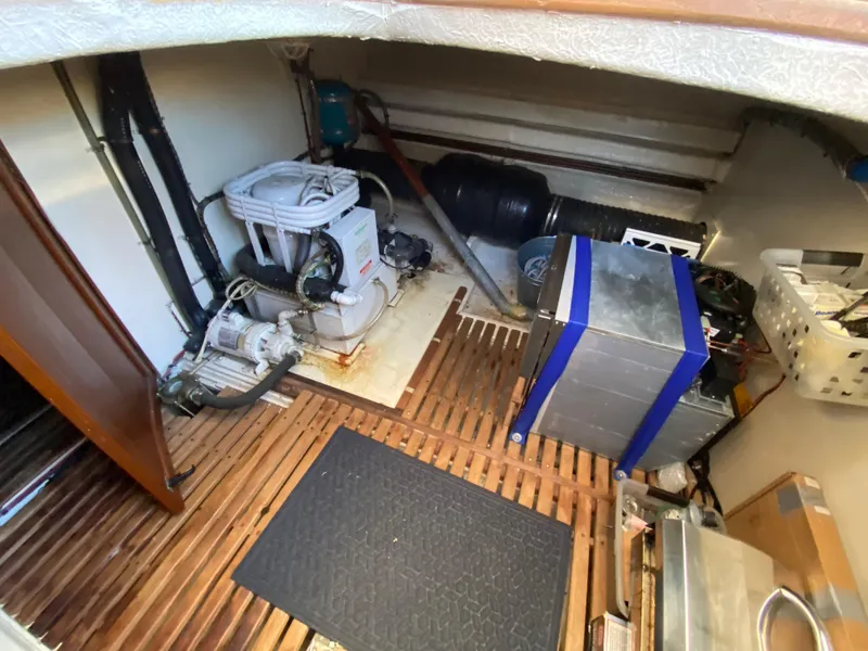 Slide: The Image of Grand Banks 46 Europa 1992 - 69