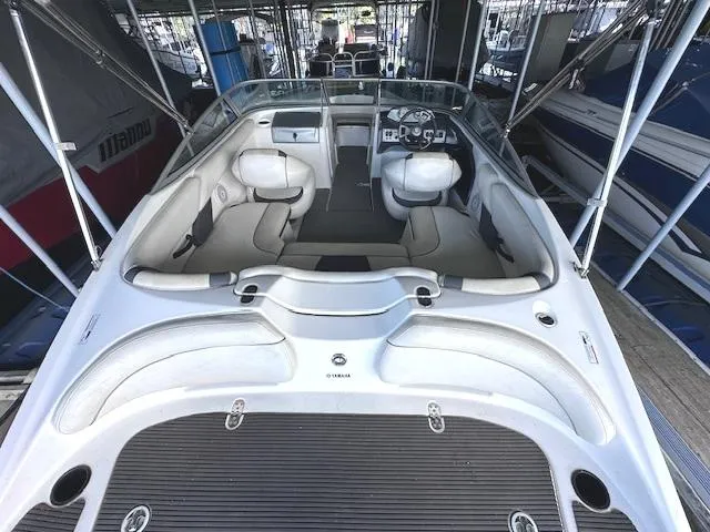 Slide: The Image of 2014 Yamaha Boats SX190 interior view at marina dock. - 7
