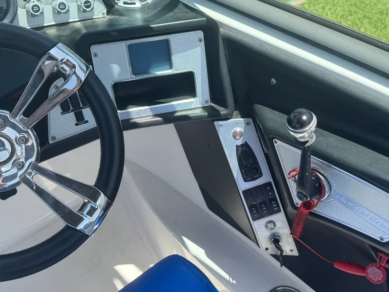 Slide: The Image of MasterCraft X2 2012 - 18