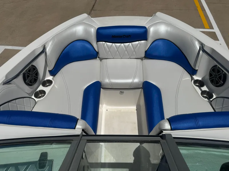 Slide: The Image of MasterCraft X2 2012 - 20