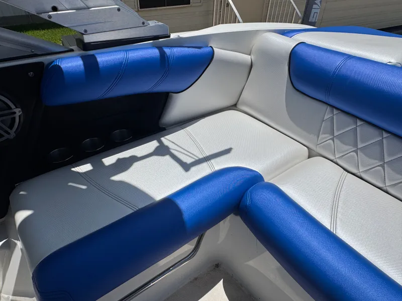 Slide: The Image of MasterCraft X2 2012 - 22