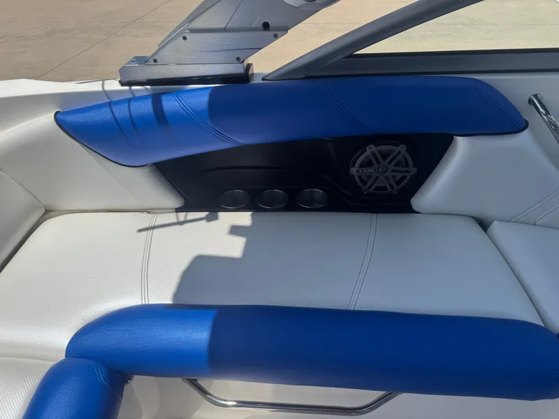 Slide: The Image of MasterCraft X2 2012 - 23