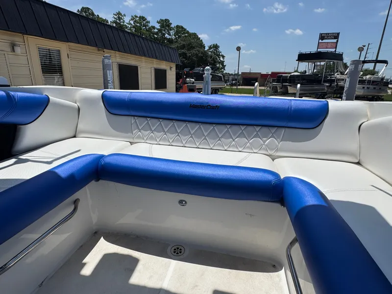 Slide: The Image of MasterCraft X2 2012 - 26