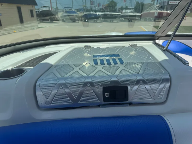 Slide: The Image of MasterCraft X2 2012 - 27