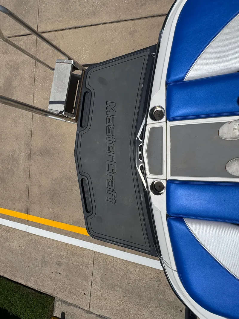 Slide: The Image of MasterCraft X2 2012 - 31