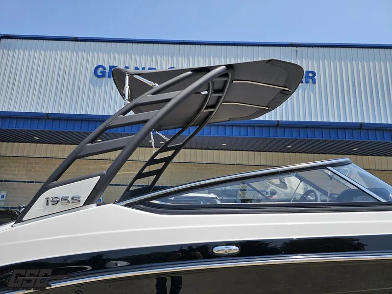 Slide: The Image of 2022 Yamaha Boats 195S with sleek design and modern features, displayed outdoors. - 5