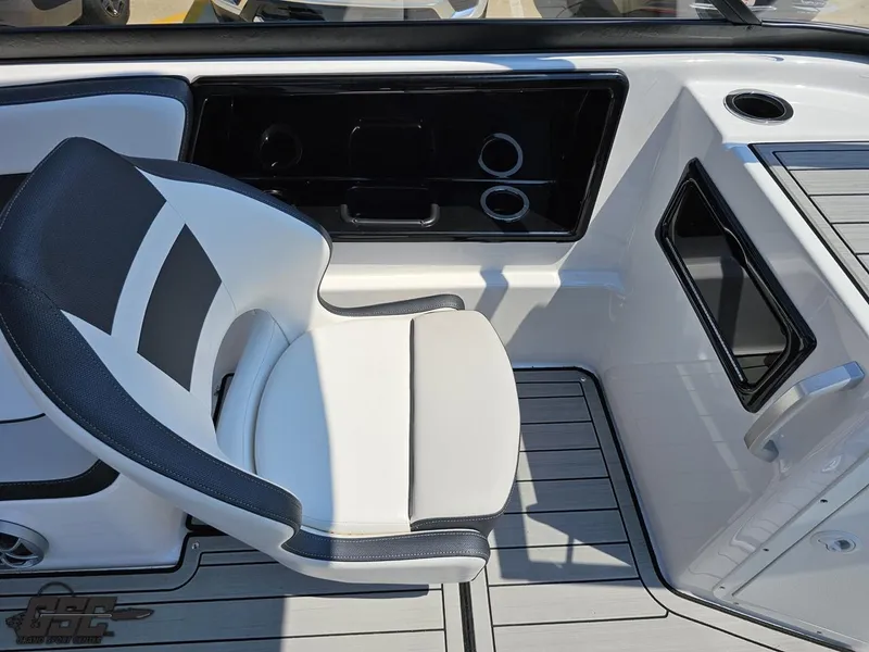 Slide: The Image of Yamaha 195S 2022 - 57