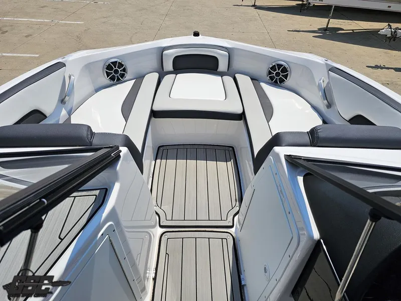 Slide: The Image of Yamaha 195S 2022 - 60