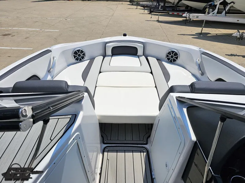 Slide: The Image of Yamaha 195S 2022 - 67