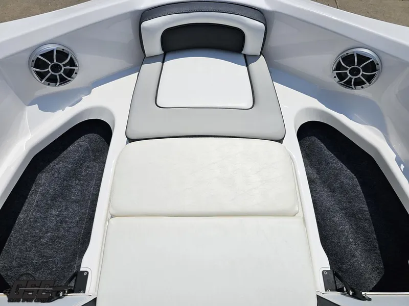 Slide: The Image of Yamaha 195S 2022 - 70