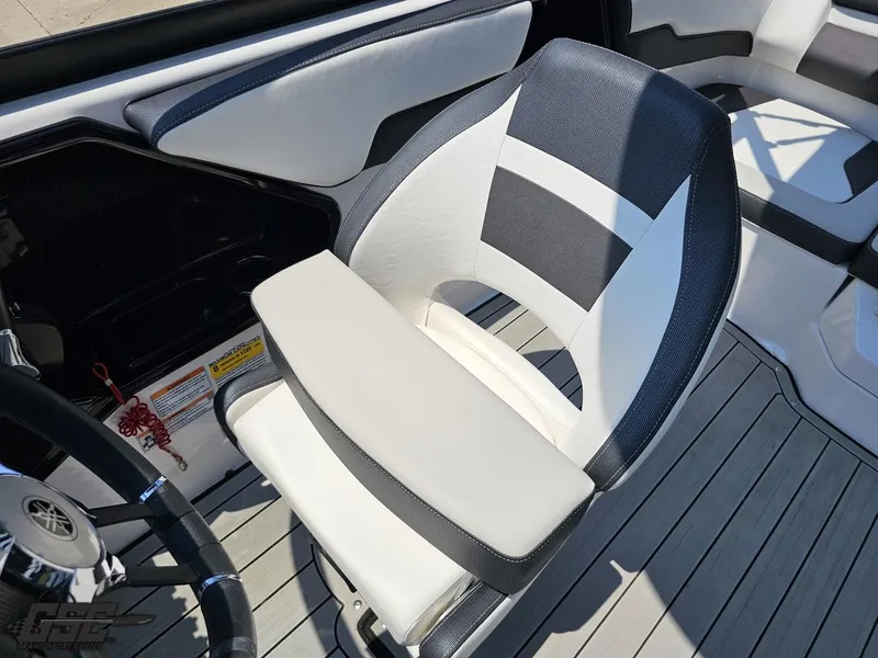 Slide: The Image of Yamaha 195S 2022 - 80